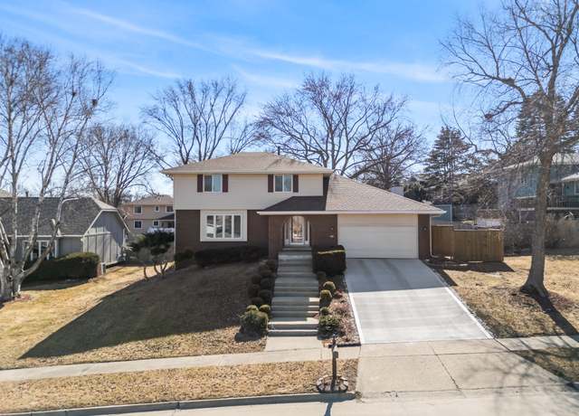 Property at 9928 Sunset Ter, Clive, IA 50325, 4 beds, 3.5 baths