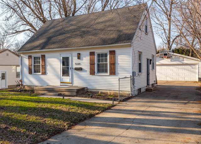 Property at 5909 Clark St, Des Moines, IA 50311, 3 beds, 1 bath