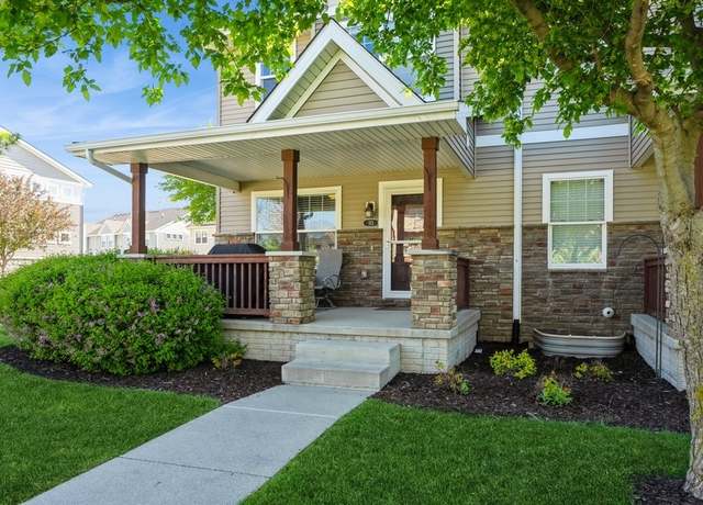 Property at 153 64th St, West Des Moines, IA 50266, 2 beds, 2.5 baths