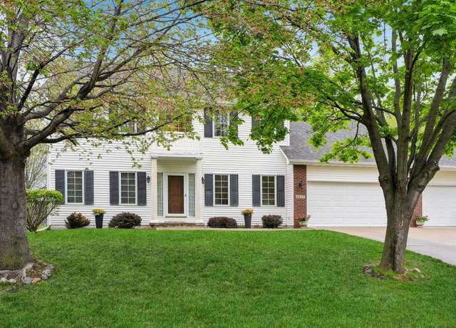 Property at 4827 Fieldstone Dr, West Des Moines, IA 50265, 4 beds, 3.5 baths