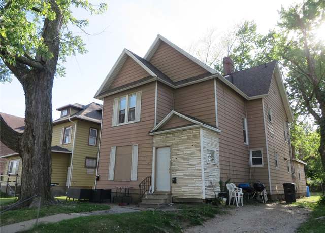 Property at 1434 Martin Luther King Jr Pkwy, Des Moines, IA 50314, 6 beds, 2 baths