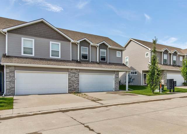 Property at 2817 NW Lois Ln, Ankeny, IA 50023, 3 beds, 2.5 baths