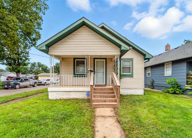 Property at 2400 Lyon St, Des Moines, IA 50317, 2 beds, 1 bath