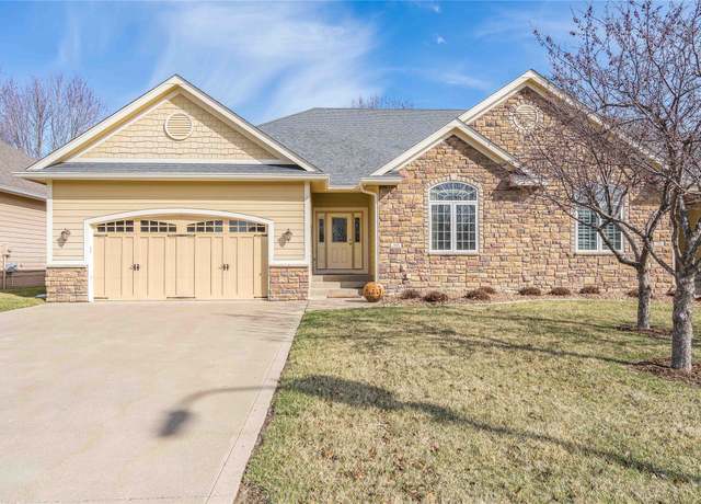 Property at 7625 Escalade Ct, West Des Moines, IA 50266, 3 beds, 3 baths