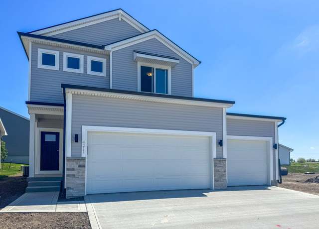 Property at 4211 5th Ave SW, Altoona, IA 50009, 3 beds, 2 baths