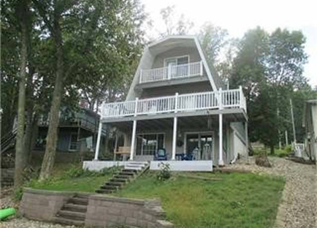 Property at 3029 E Lakeshore Dr, Brooklyn, IA 52211, 4 beds, 2 baths