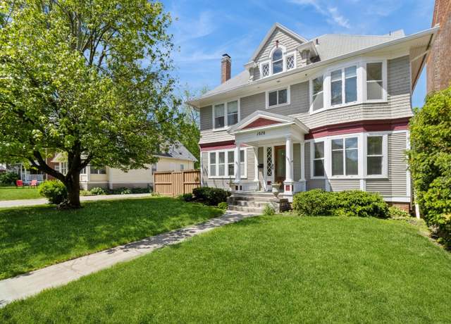 Property at 1070 37th St, Des Moines, IA 50311, 4 beds, 2.5 baths