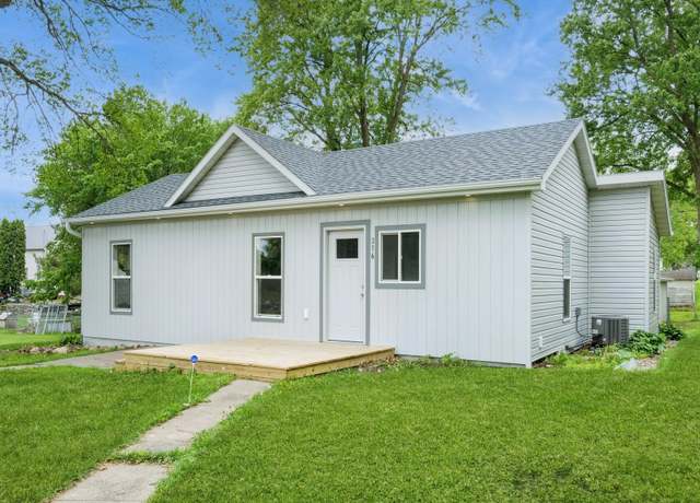 Property at 316 N Sherman St, Stuart, IA 50250, 3 beds, 1 bath