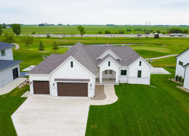 Property at 5027 NE Seneca Dr, Ankeny, IA 50021, 4 beds, 3.5 baths