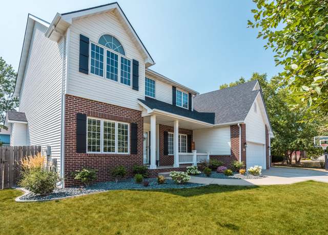 Property at 800 SE Plumwood Ln, Waukee, IA 50263, 4 beds, 3.5 baths