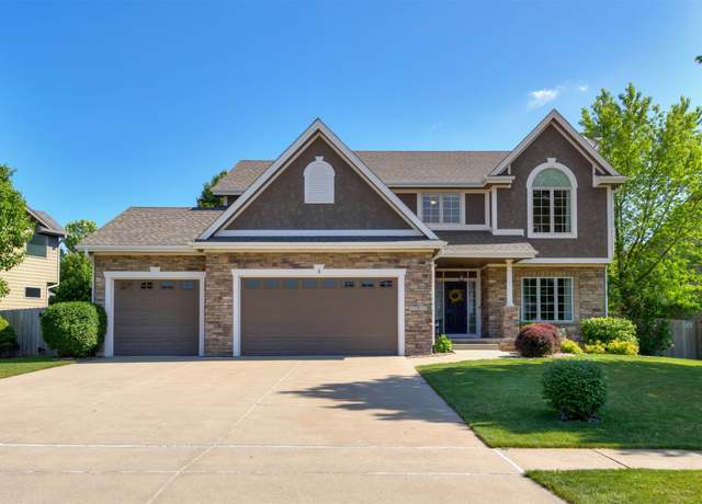 Property at 15915 Ridgemont Dr, Urbandale, IA 50323, 5 beds, 3.5 baths