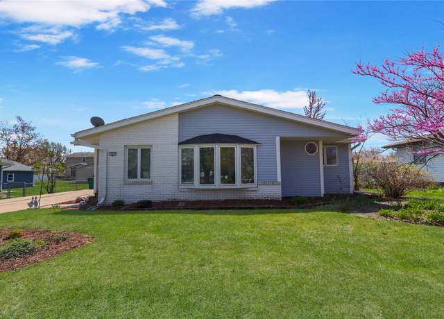 Property at 509 SE 10th St, Ankeny, IA 50021, 3 beds, 2.5 baths