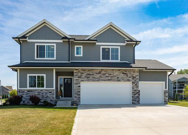 Property at 16200 Springbrook Trl, Urbandale, IA 50323, 5 beds, 3.5 baths