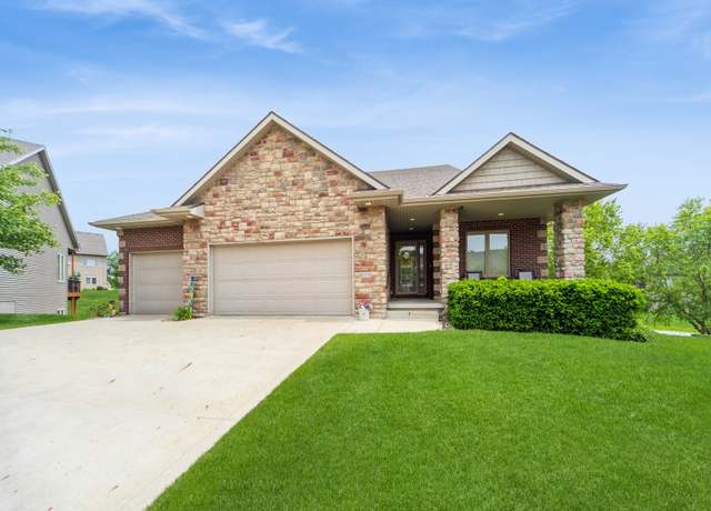 Property at 4275 NW 166th Cir, Clive, IA 50325, 3 beds, 2.5 baths