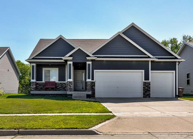 Property at 89 Mallard Pointe Dr NW, Bondurant, IA 50035, 4 beds, 3 baths