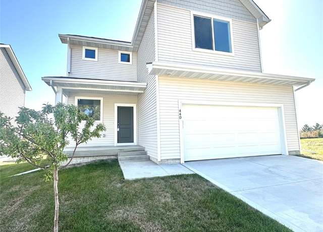 Property at 440 Commons Dr, Carlisle, IA 50047, 3 beds, 5 baths