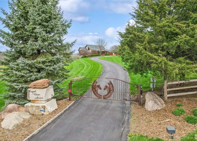 Property at 25489 360th St, Van Meter, IA 50261, 4 beds, 4.5 baths