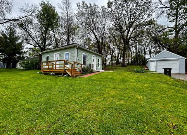 Property at 3825 15th St, Des Moines, IA 50313, 1 bed, 1 bath