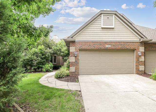 Property at 1069 Glen Oaks Dr, West Des Moines, IA 50266, 3 beds, 3 baths