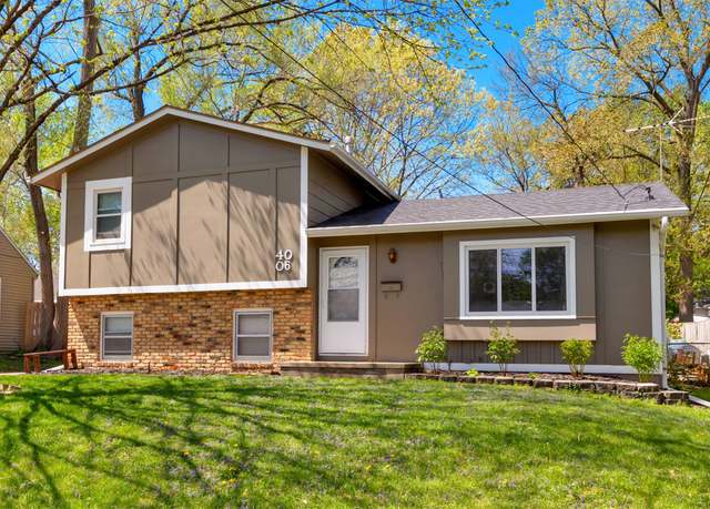 Property at 4006 67th St, Urbandale, IA 50322, 3 beds, 2 baths