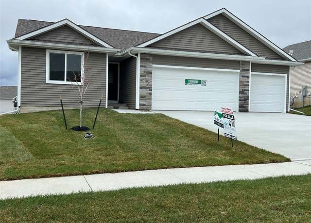 Property at 2702 22nd St SW, Altoona, IA 50009, 3 beds, 1.5 baths