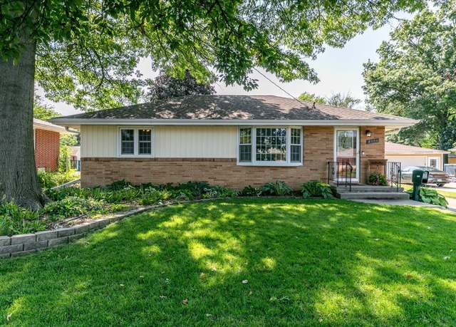 Property at 4306 41st St, Des Moines, IA 50310, 3 beds, 2 baths