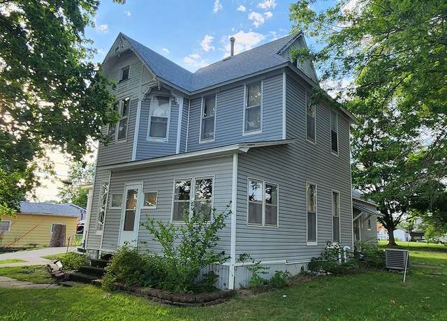 Property at 815 Roland Ave, Chariton, IA 50049, 4 beds, 2 baths