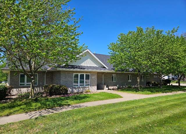 Property at 322 S Temple St, Osceola, IA 50213, 3 beds, 3.5 baths