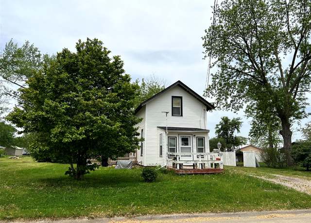 Property at 1013 E 10th St N, Newton, IA 50208, 2 beds, 1.5 baths