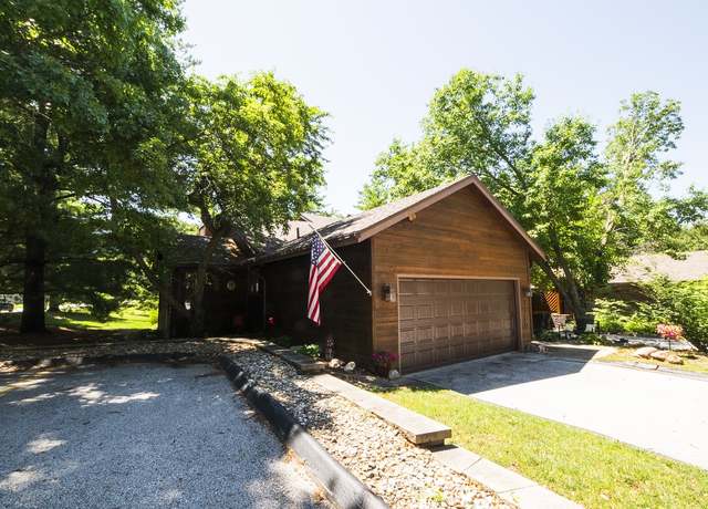 Property at 1100 42nd St, West Des Moines, IA 50266, 4 beds, 3 baths