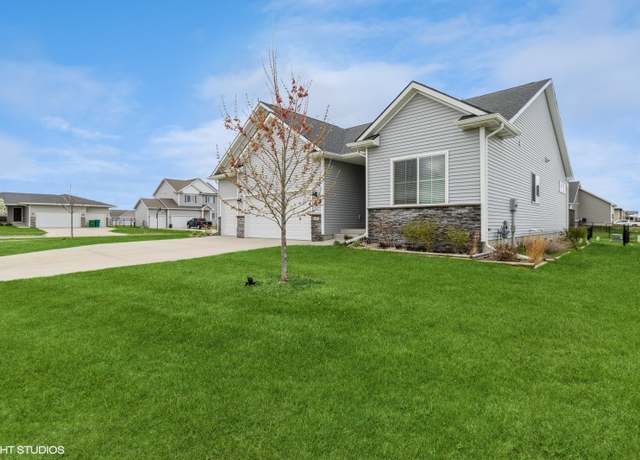 Property at 4901 NW 15th St, Ankeny, IA 50023, 4 beds, 3 baths