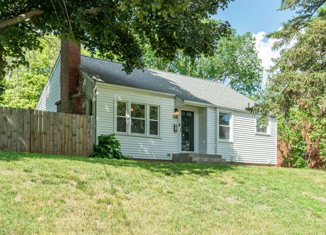 Property at 1241 Loomis Ave, Des Moines, IA 50315, 2 beds, 2 baths