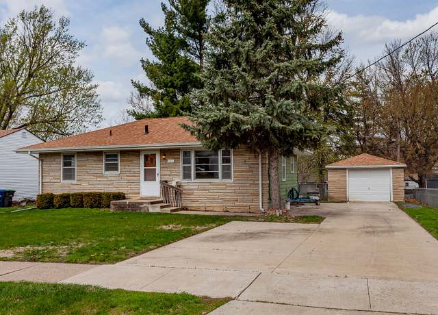 Property at 3703 Madison Ave, Des Moines, IA 50310, 3 beds, 2 baths