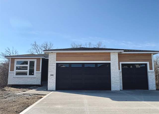 Property at 910 Harrington Way, Waukee, IA 50263, 4 beds, 3 baths