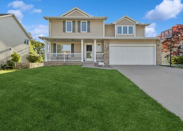 Property at 974 78th Pl, West Des Moines, IA 50266, 3 beds, 2.5 baths