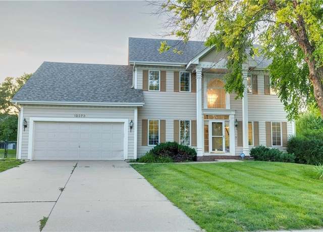 Property at 12373 Hazelwood Ct, Clive, IA 50325, 4 beds, 2.5 baths