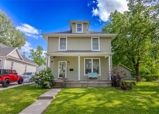 Property at 1422 Harrison Ave, Des Moines, IA 50314, 5 beds, 2 baths