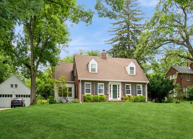 Property at 140 34th St, Des Moines, IA 50312, 4 beds, 3 baths