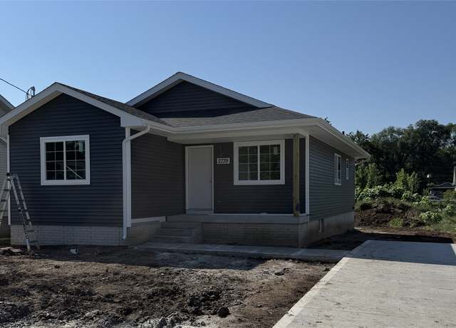 Property at 2739 E Elm St, Des Moines, IA 50317, 3 beds, 2 baths