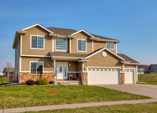 Property at 314 SW 30th St, Ankeny, IA 50023, 4 beds, 2.5 baths