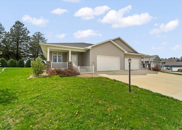Property at 105 Southridge Dr, Reinbeck, IA 50669, 2 beds, 2 baths