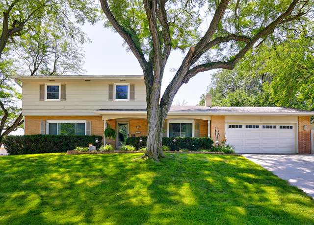 Property at 2702 Aurora Ave, Des Moines, IA 50310, 4 beds, 1.5 baths