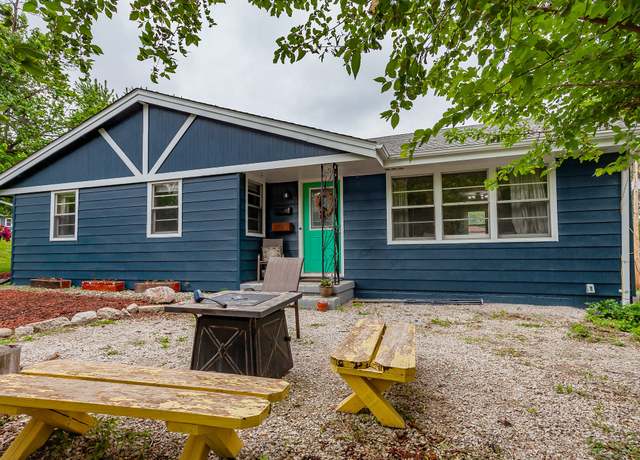 Property at 3020 62nd St, Des Moines, IA 50322, 3 beds, 1.5 baths