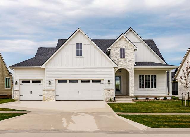 Property at 11257 Twilight Dr, West Des Moines, IA 50266, 4 beds, 3 baths