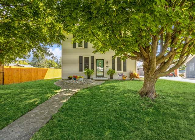 Property at 205 S High St, Baxter, IA 50028, 3 beds, 2 baths