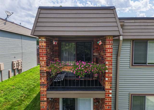 Property at 4809 Woodland Ave #8, West Des Moines, IA 50266, 2 beds, 2 baths