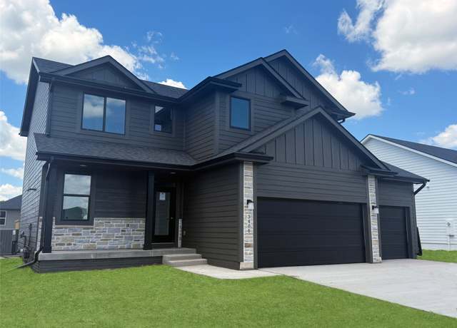 Property at 3406 5th Ave SE, Altoona, IA 50009, 4 beds, 2.5 baths