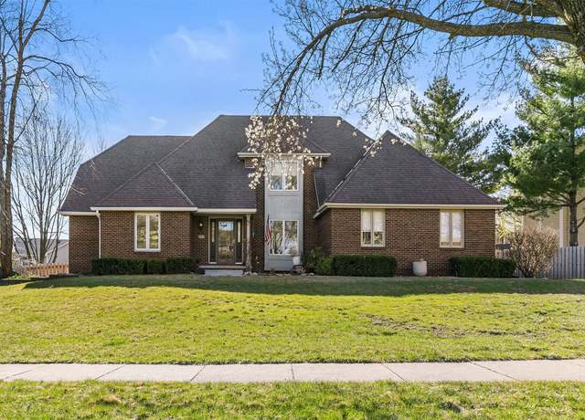 Property at 200 S 30th St, West Des Moines, IA 50265, 5 beds, 4 baths