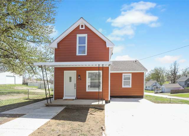 Property at 114 Fulton Dr, Des Moines, IA 50315, 3 beds, 1 bath