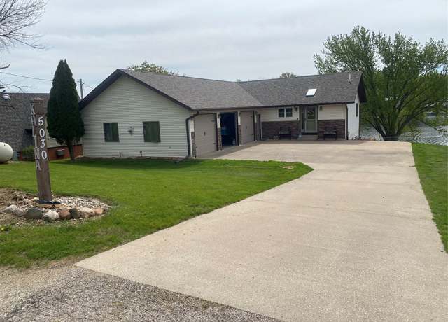Property at 5030 N Lakeshore Dr, Brooklyn, IA 52211, 4 beds, 2.5 baths